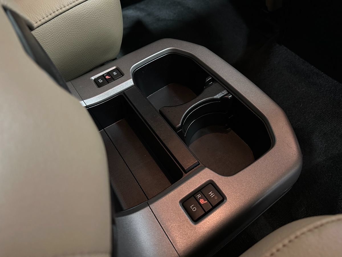Used 2016 Toyota Sequoia Platinum AWD/4WD image 19