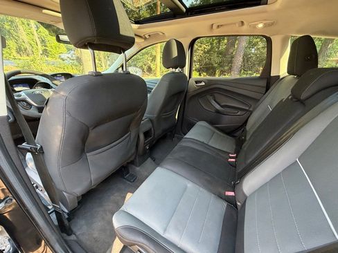 Used 2015 Ford Escape SE FWD image 13