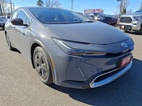 New 2026 Toyota Prius Plug-In Hybrid image 2