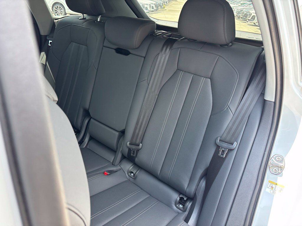Used 2025 Audi Q5 Premium Plus w/ Premium Plus AWD/4WD image 13