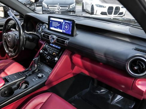 Used 2022 Lexus IS 500 image 10