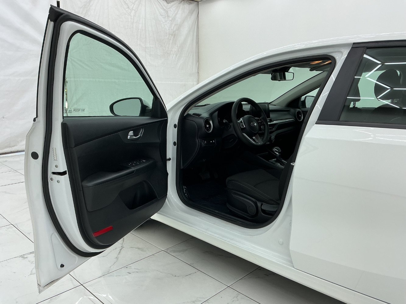 Used 2020 Kia Forte LXS FWD image 16