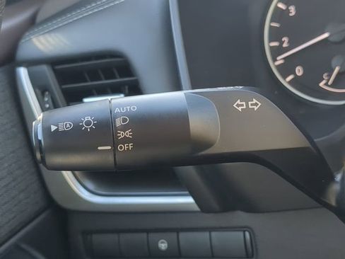 Used 2023 Nissan Rogue SV image 27