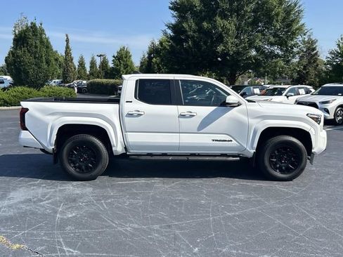Used 2024 Toyota Tacoma SR5 AWD/4WD image 3