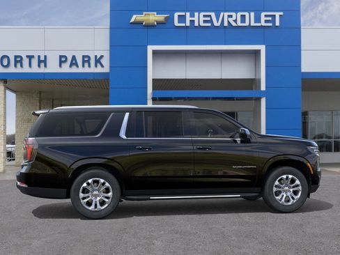 New 2026 Chevrolet Suburban LS RWD image 5