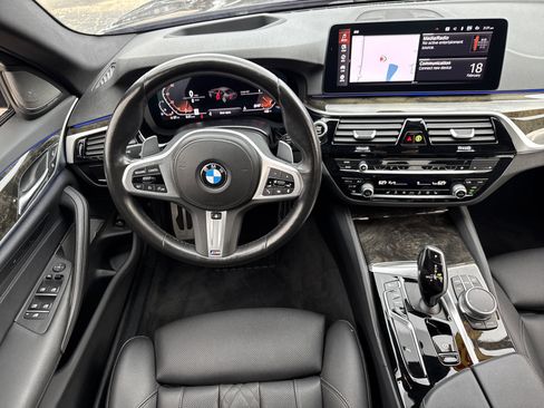 Used 2022 BMW 530i w/ M Sport Package image 7