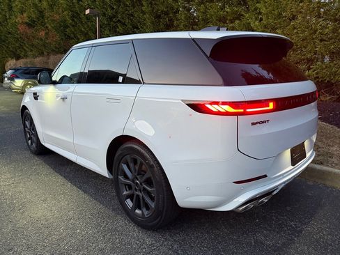 New 2025 Land Rover Range Rover Sport Dynamic SE image 3