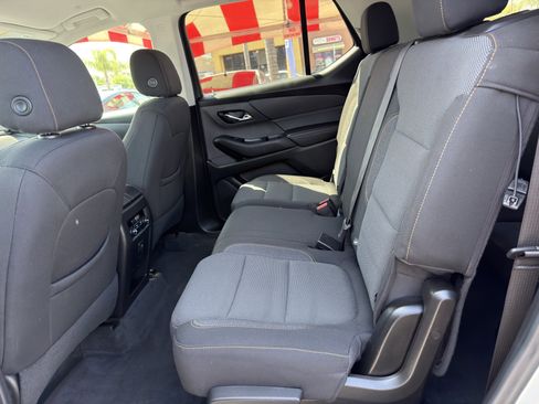 Used 2021 Chevrolet Traverse LS FWD image 18
