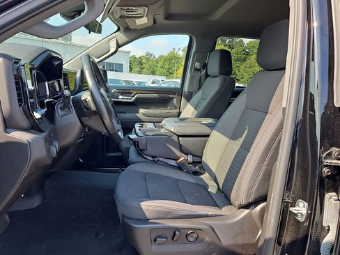 Used 2024 Chevrolet Silverado 1500 LT AWD/4WD image 24