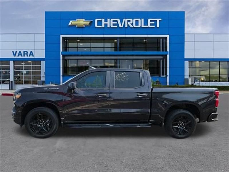 Certified 2022 Chevrolet Silverado 1500 Custom RWD image 2