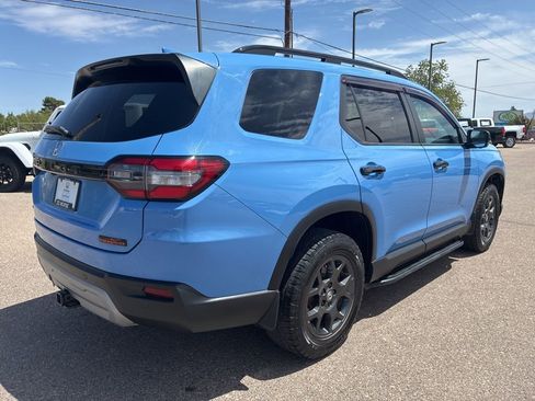 Certified 2024 Honda Pilot TrailSport image 5
