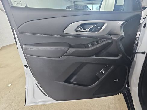 Used 2023 Chevrolet Traverse LT w/ LT Premium Package AWD/4WD image 34