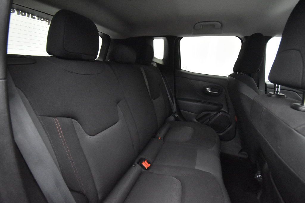 Used 2023 Jeep Renegade Trailhawk w/ Trailer Tow Group AWD/4WD image 19