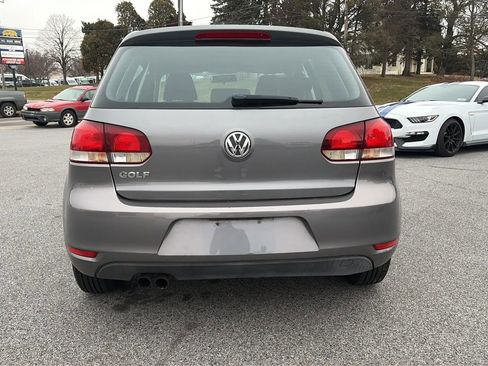Used 2010 Volkswagen Golf 4-Door image 9