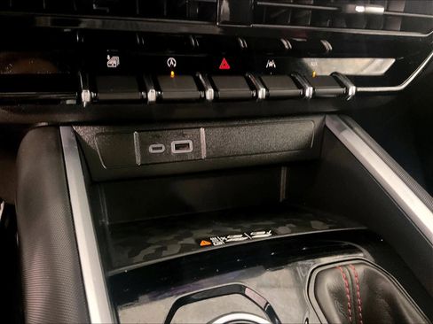 Used 2024 Chevrolet Colorado Z71 w/ Z71 Convenience Package 2 image 25