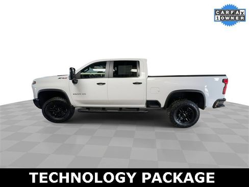 Used 2025 Chevrolet Silverado 2500 ZR2 w/ Technology Package image 5