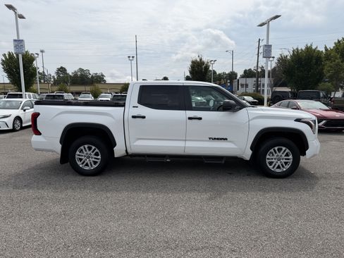 Used 2024 Toyota Tundra SR5 AWD/4WD image 11