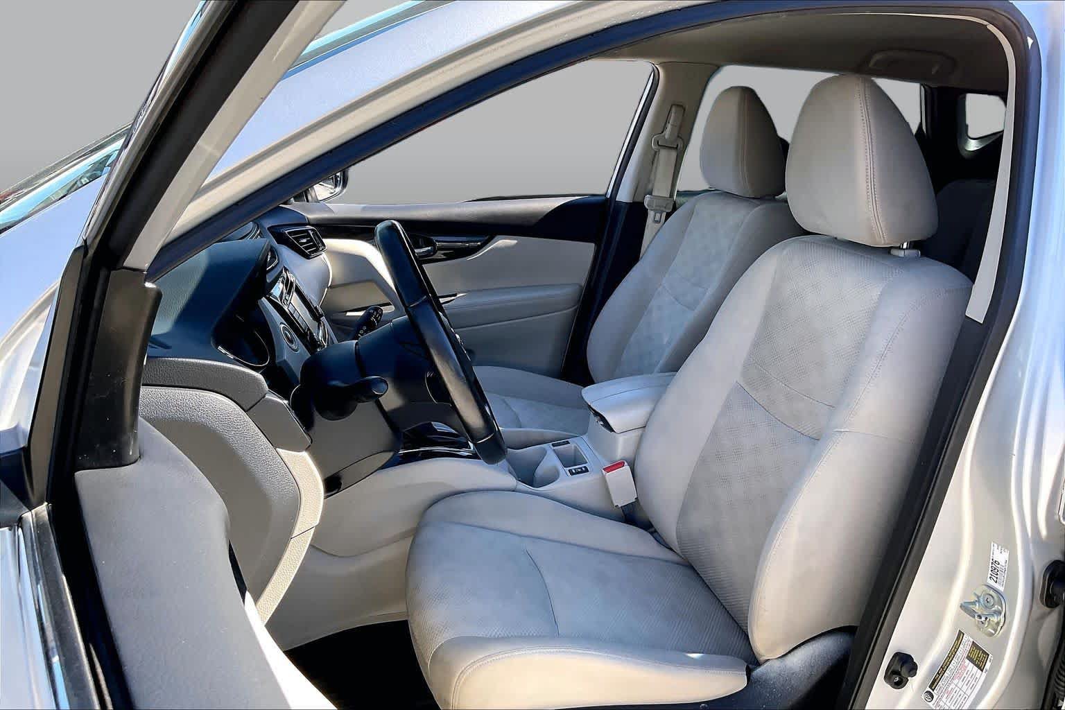 Used 2021 Nissan Rogue Sport SV FWD image 8