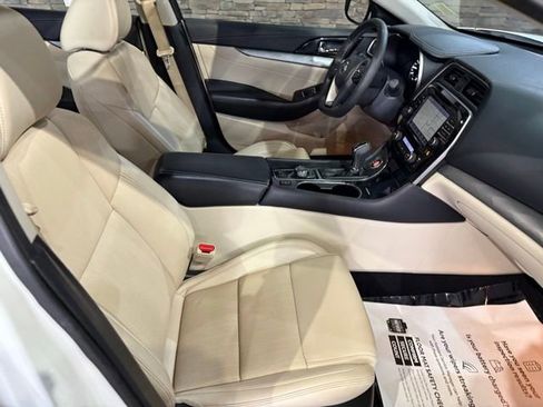 Used 2017 Nissan Maxima 3.5 SL image 32
