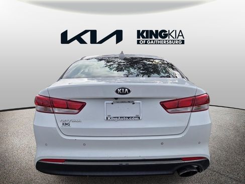 Used 2018 Kia Optima LX w/ 17" Alloy Wheels Package FWD image 4