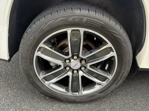 Used 2018 GMC Acadia Denali w/ Technology Package AWD/4WD image 15