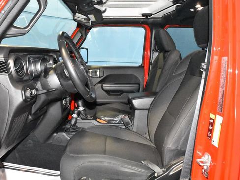 Used 2022 Jeep Gladiator Sport AWD/4WD image 6