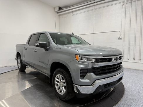 Used 2025 Chevrolet Silverado 1500 RST w/ Convenience Package II AWD/4WD image 1
