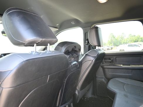 Used 2024 RAM 2500 Tradesman w/ Chrome Appearance Group AWD/4WD image 19