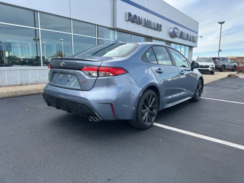 Used 2023 Toyota Corolla SE w/ SE Premium Package image 3