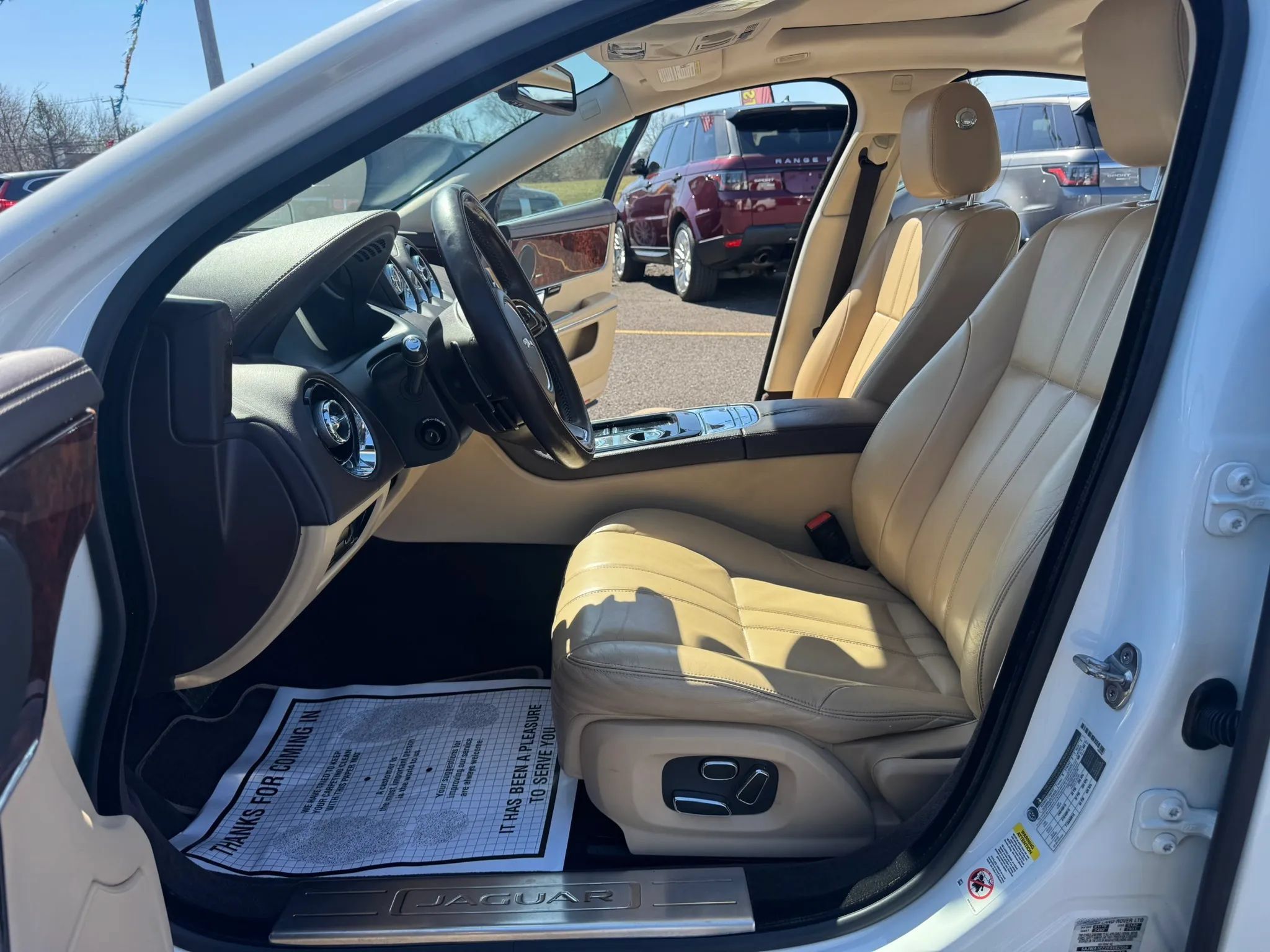 Used 2015 Jaguar XJ RWD image 16