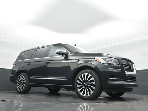 Used 2023 Lincoln Navigator Black Label AWD/4WD image 10