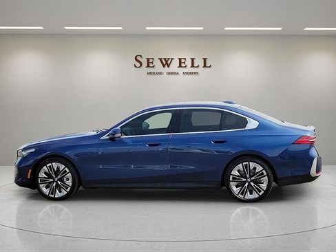 New 2027 BMW 530i xDrive w/ Premium Package AWD/4WD image 2