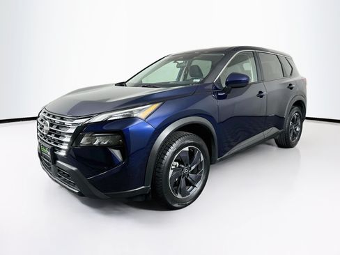 Used 2025 Nissan Rogue SV FWD image 3