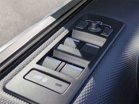 Used 2023 Land Rover Discovery S R-Dynamic image 24