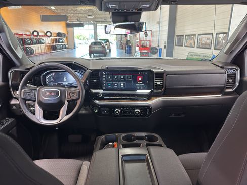 Used 2024 GMC Sierra 1500 Elevation AWD/4WD image 15