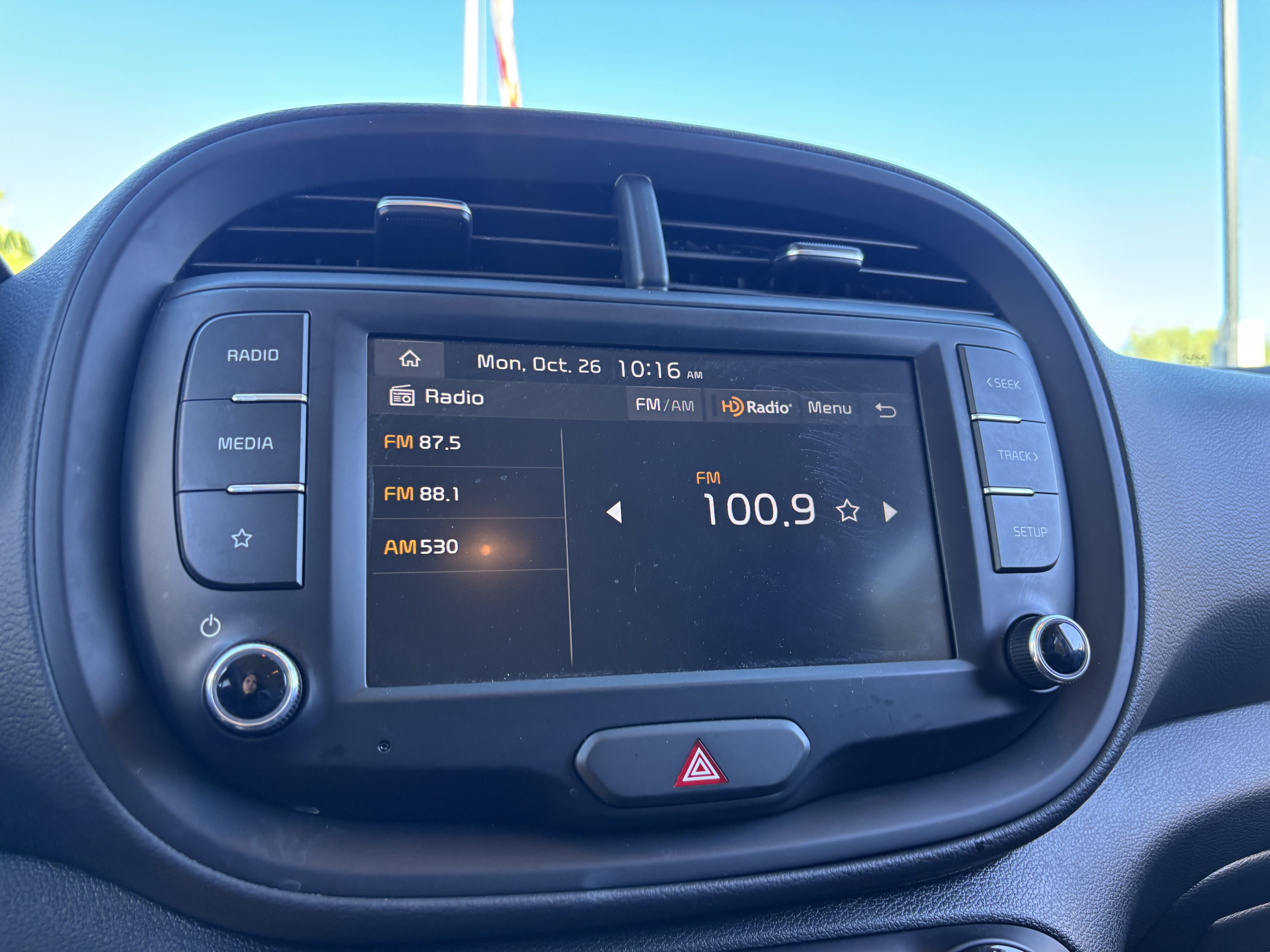 Certified 2025 Kia Soul LX w/ LX Technology Package FWD image 20