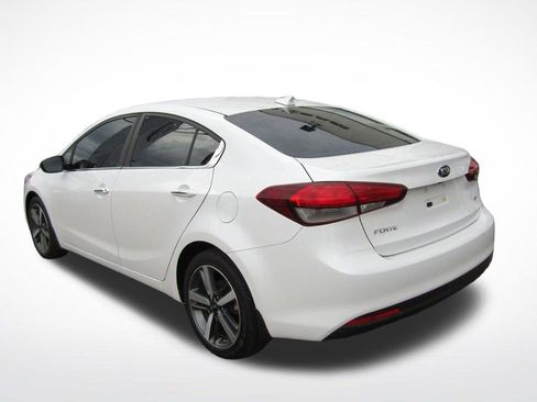 Used 2017 Kia Forte EX FWD image 6