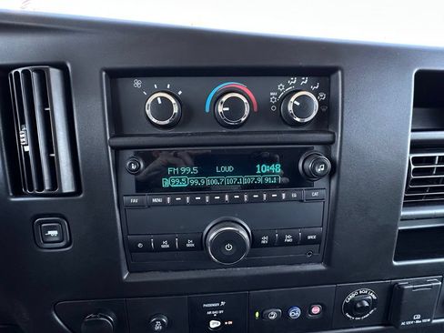 Used 2020 GMC Savana 3500 w/ Power Convenience Package RWD image 23