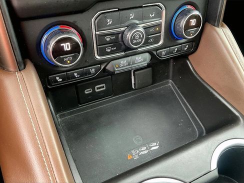 Used 2021 Chevrolet Tahoe High Country w/ Premium Package image 33