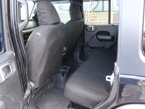 Used 2018 Jeep Wrangler Unlimited Sport S AWD/4WD image 21