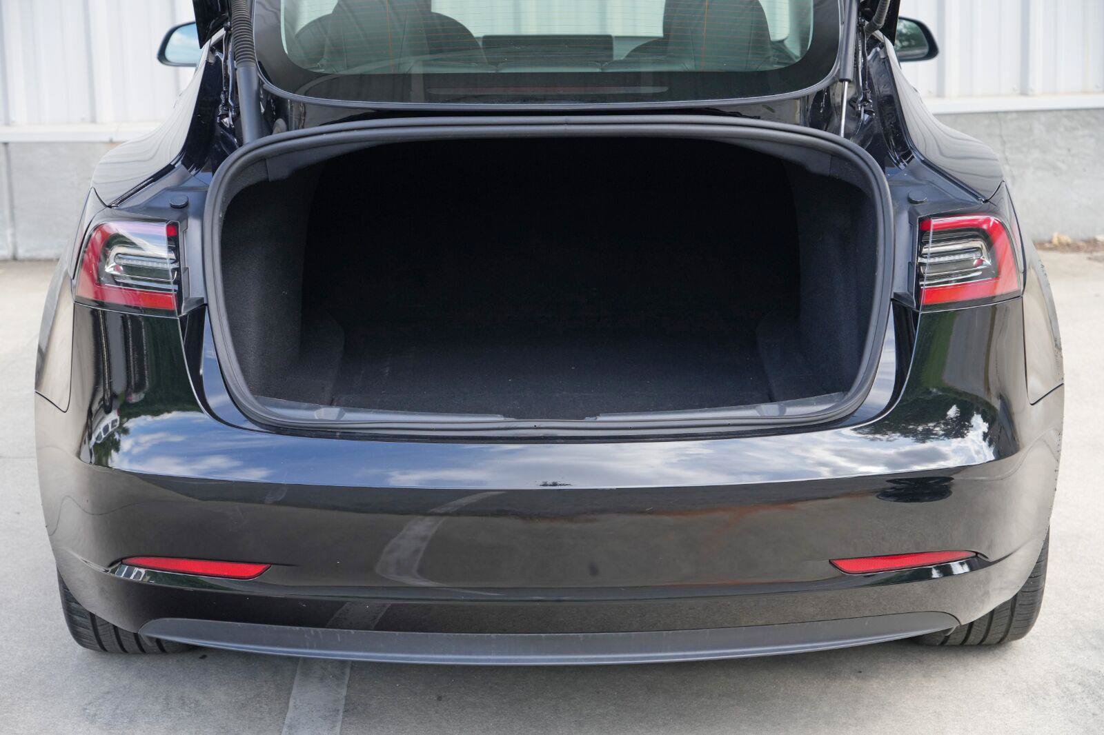 Used 2023 Tesla Model 3 Standard Range RWD image 10