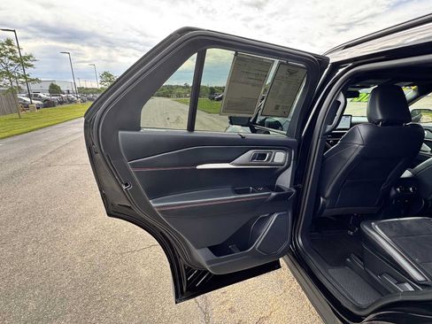 Used 2025 Ford Explorer ST AWD/4WD image 24