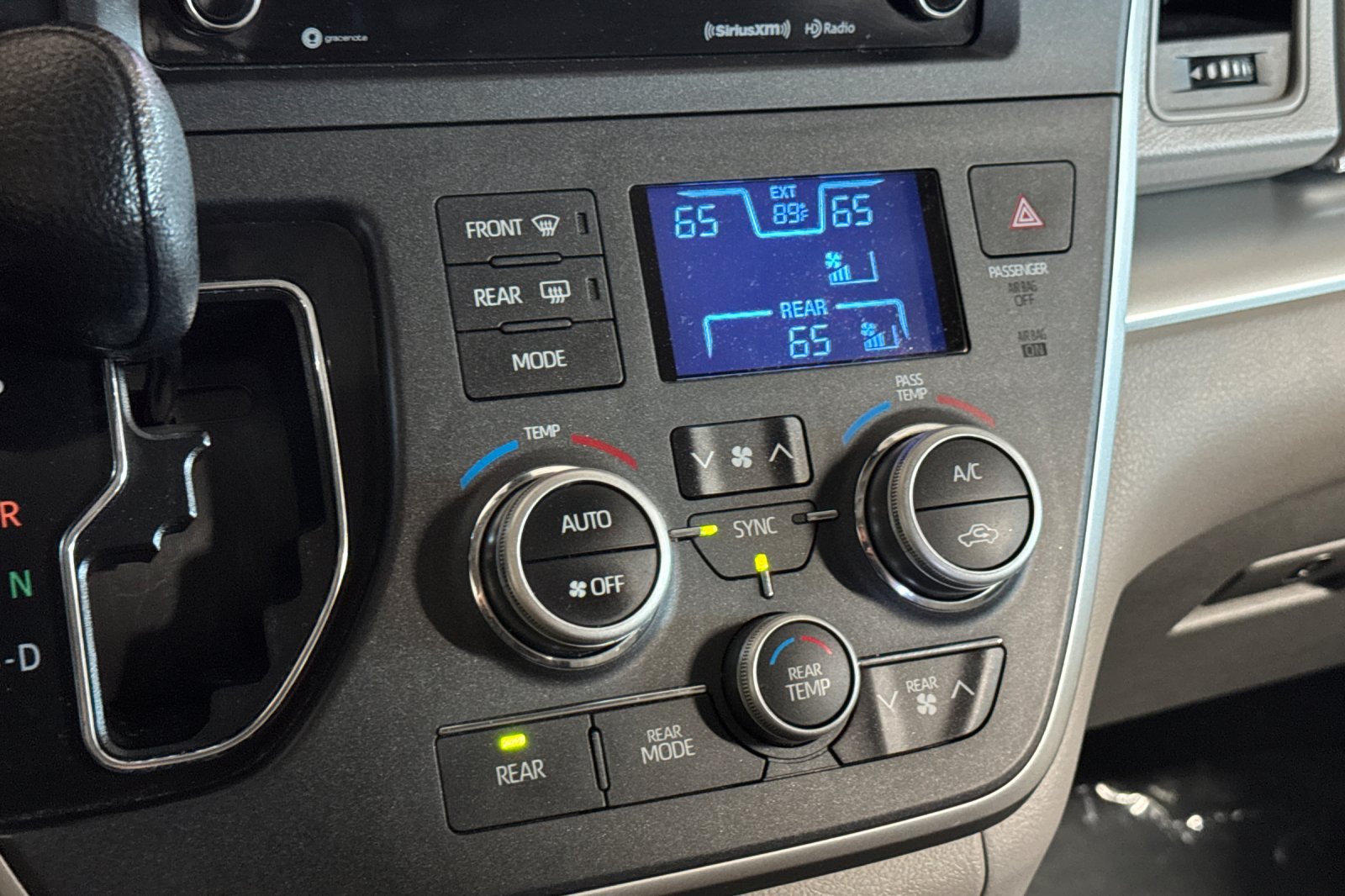 Used 2020 Toyota Sienna LE FWD image 22