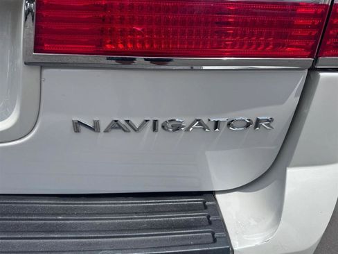 Used 2014 Lincoln Navigator 4WD w/ Equipment Group 101A image 13