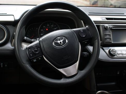 Used 2013 Toyota RAV4 XLE AWD/4WD image 18