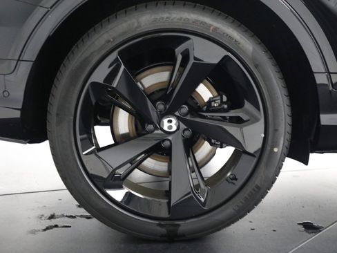 New 2025 Bentley Bentayga image 50