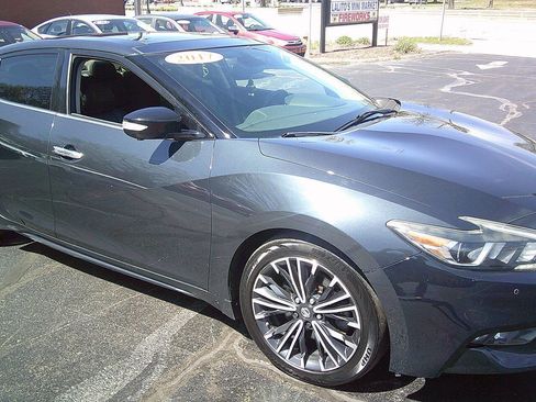 Used 2017 Nissan Maxima Platinum image 2