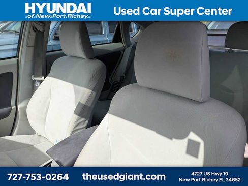 Used 2011 Toyota Prius Two FWD image 3