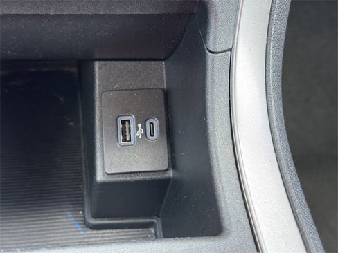 Used 2022 Ford Edge SEL image 31