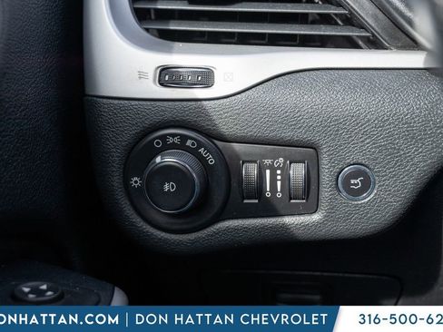 Used 2016 Jeep Cherokee Overland w/ Technology Group image 14